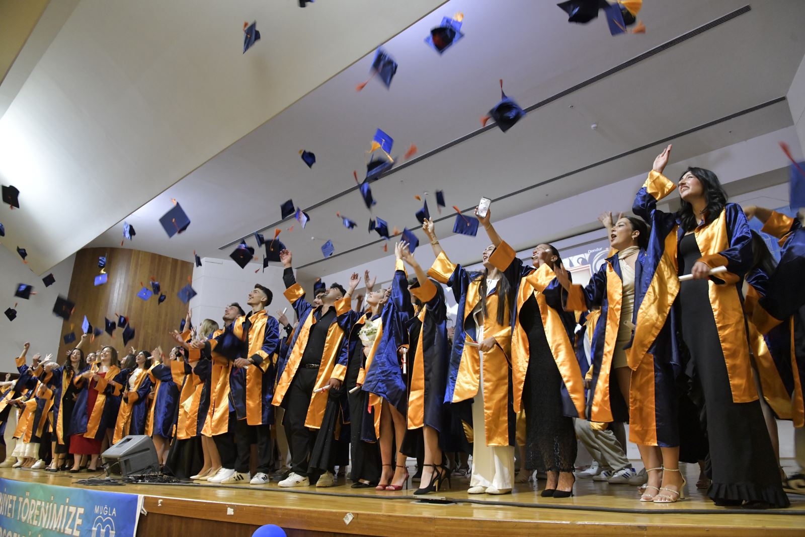 Öğrencilerin Kep atması gerçekleşiyor